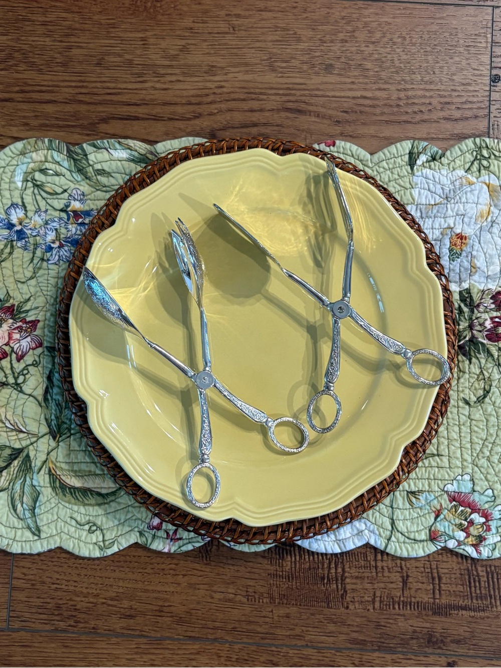 Vintage Silverplate Serving Tongs Set – Pastry & Buffet Server Tongs – Set of 2
